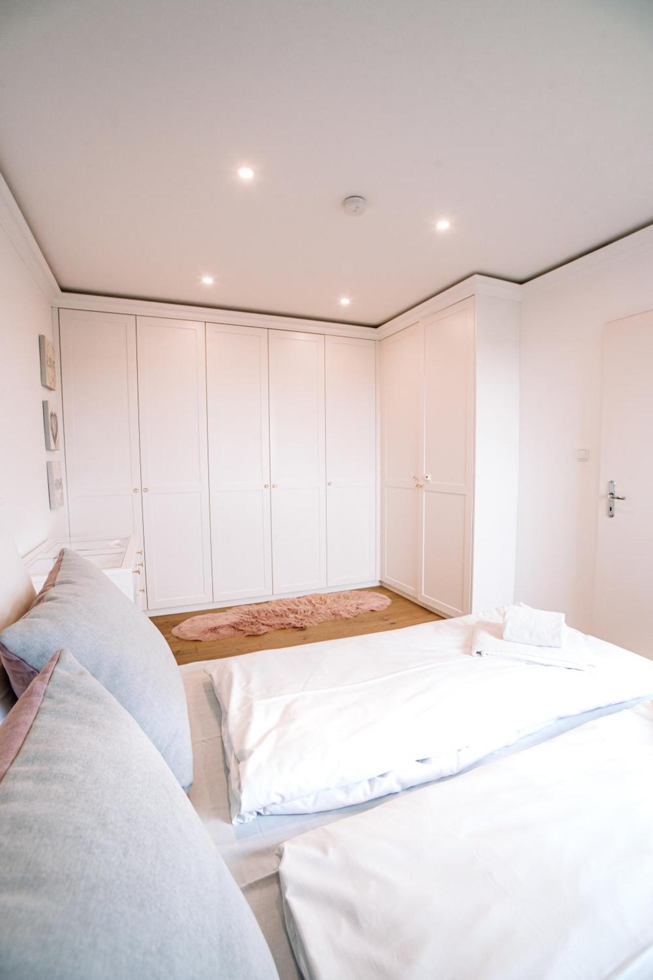 Apartment Am Neuen Teich -Balkon- 4 Personen -Waschmaschine 볼프스부르크 외부 사진